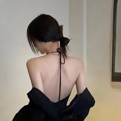 夹缝中活着，小春